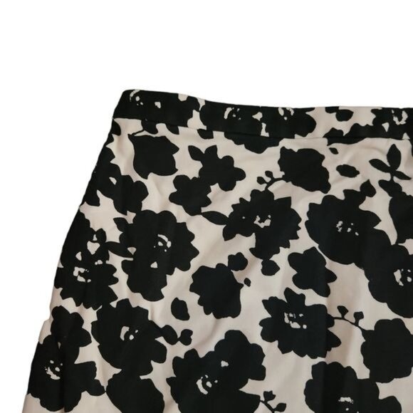 LOFT Size 4 Black and White Stretch Flower Straight Pencil Business Casual Skirt - Picture 2 of 6